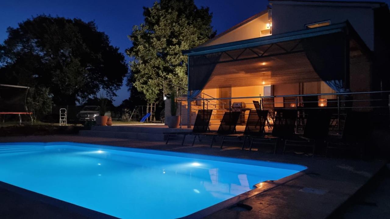 Naturia Holiday House Медулин Экстерьер фото